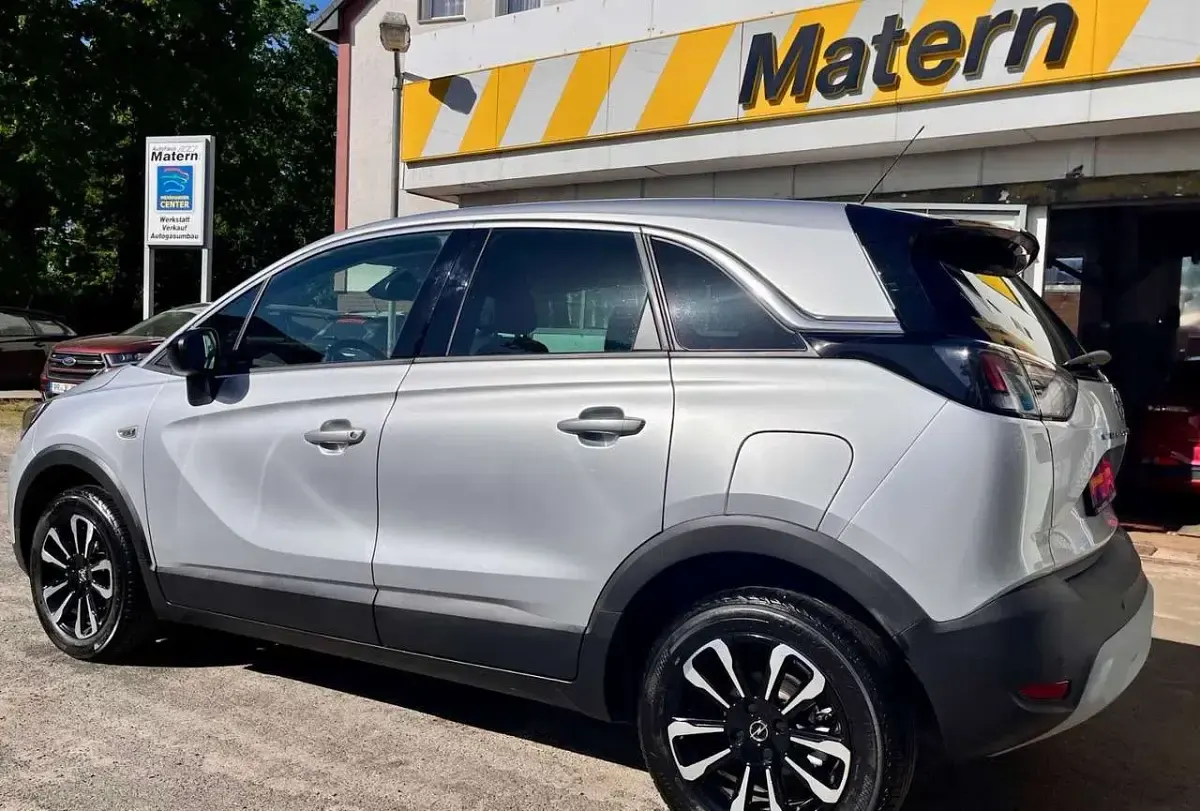 Gebraucht Opel Crossland X Elegance 110 PS (80 kW) 2024 Lackierung aluminiumgrau/meta SUV