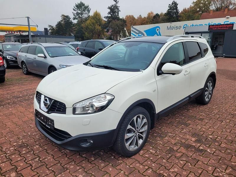 Weiß Gebraucht 2012 Nissan Qashqai +2 Tekna SUV | 10.690 € (Fairer Preis) - Bild 1/4
