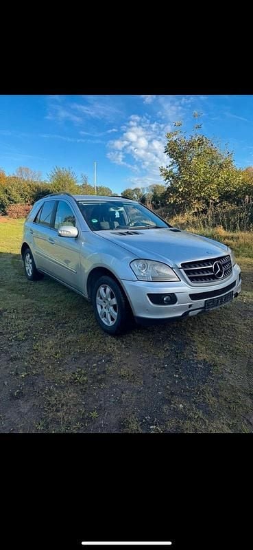 Silber Gebraucht 2007 Mercedes ML320 SUV | 5.400 € (Superpreis) - Bild 1/4