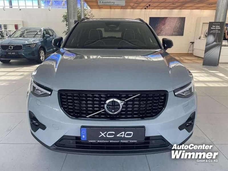 Gebraucht Volvo XC40 Ultimate 197 PS (144 kW) 2024 Farbe: grau SUV