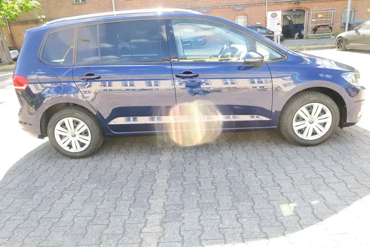 Gebraucht VW Touran Move 150 PS (110 kW) 2024 Atlantik blue metallic Van / Kleinbus