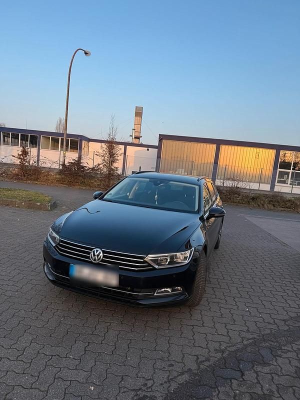 Gebraucht VW Passat Comfortline 150 PS (110 kW) 2016 Kombi