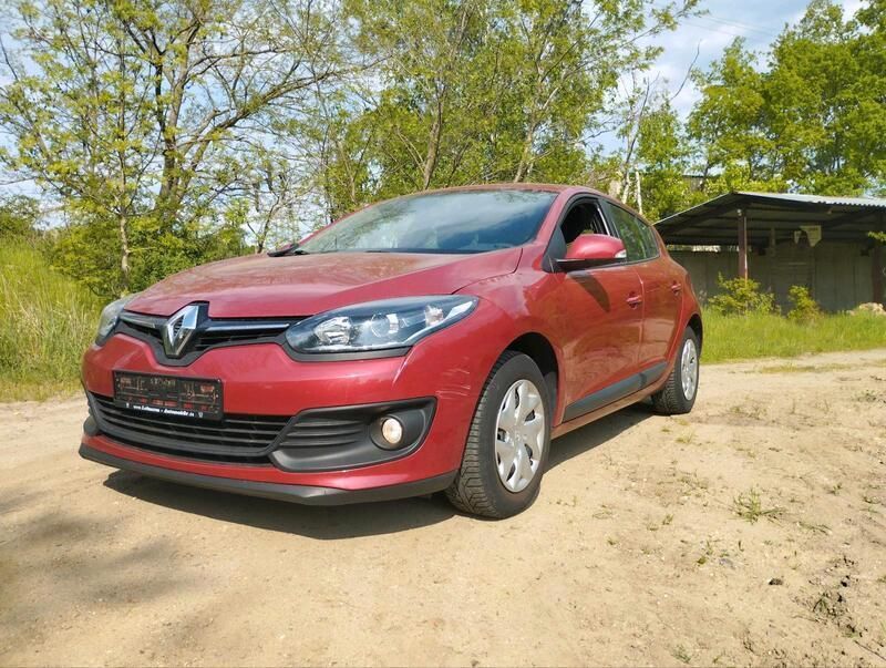 Rot Gebraucht 2015 Renault Mégane III Kleinwagen | 5.800 € (Guter Preis) - Bild 1/4