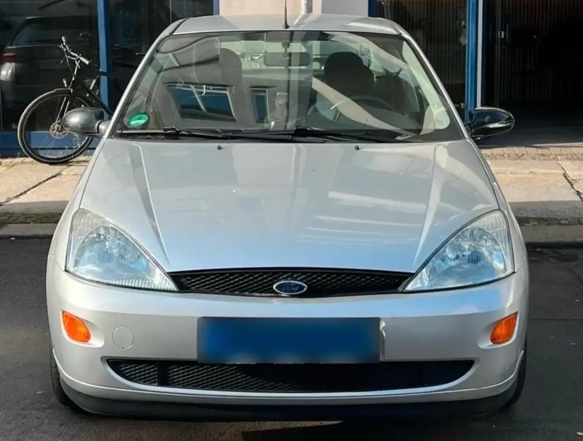 Gebraucht Ford Focus 101 PS (74 kW) 2001 Grau Kleinwagen