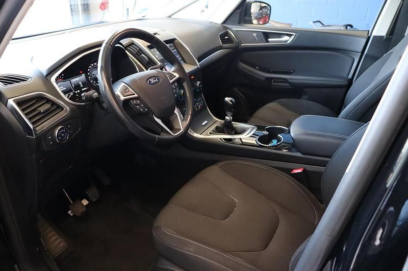 Gebraucht Ford S-MAX Titanium 150 PS (110 kW) 2019 Schwarz metallic Van / Kleinbus