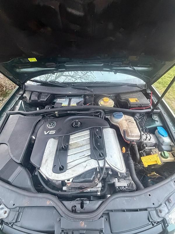 Gebraucht VW Passat 150 PS (110 kW) 2000 Grün Kombi