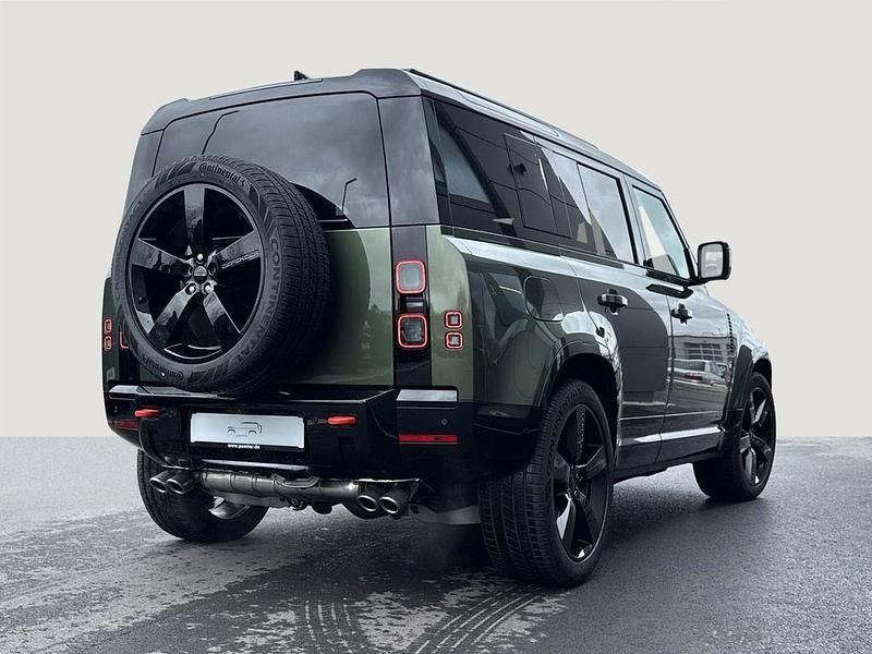 Neu Land Rover Defender 426 PS (313 kW) 2026 Gruen SUV