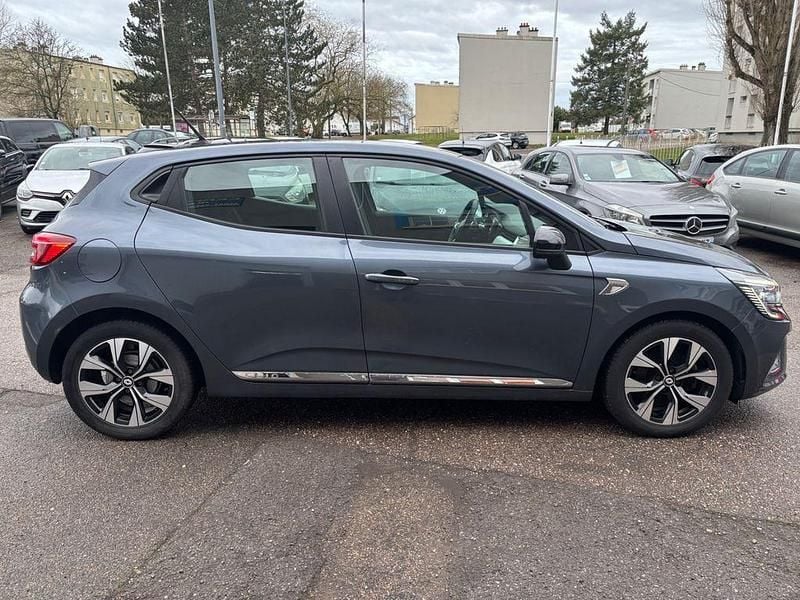 Gebraucht Renault Clio V LIMITED 140 PS (102 kW) 2022 Silber Limousine