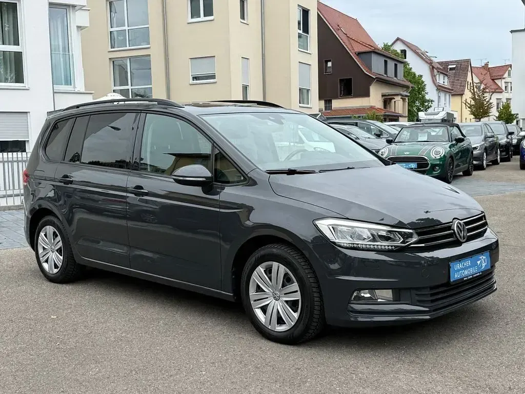 Gebraucht VW Touran Comfortline 150 PS (110 kW) 2016 Van / Kleinbus
