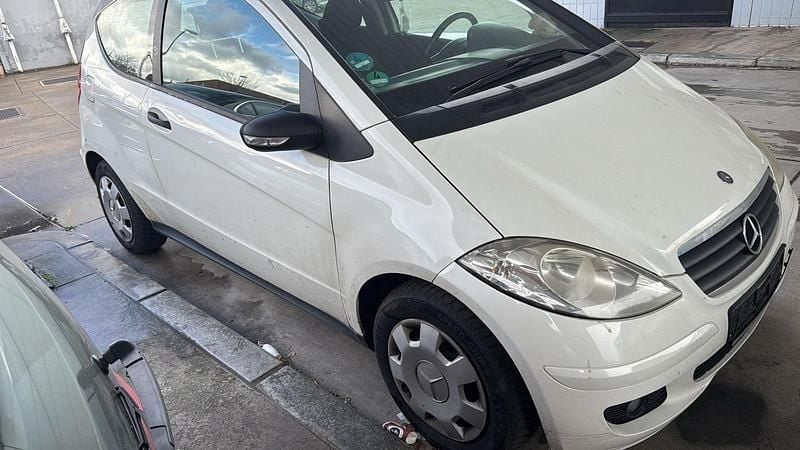 Gebraucht Mercedes A160 90 PS (66 kW) 2007 Weiß Limousine