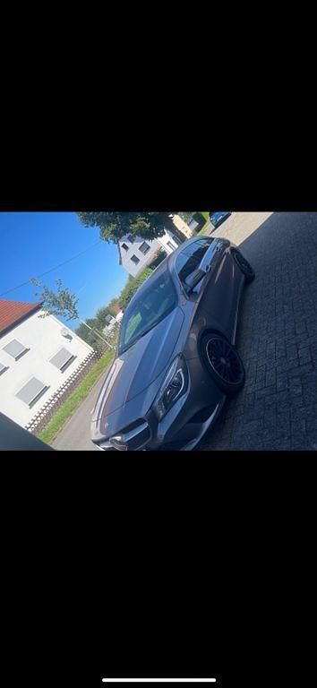 Grau Gebraucht 2016 Mercedes CLA250 Shooting Brake Kombi | 18.000 € (Guter Preis) - Bild 1/4
