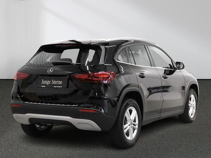 Gebraucht Mercedes GLA200 163 PS (119 kW) 2023 Schwarz SUV