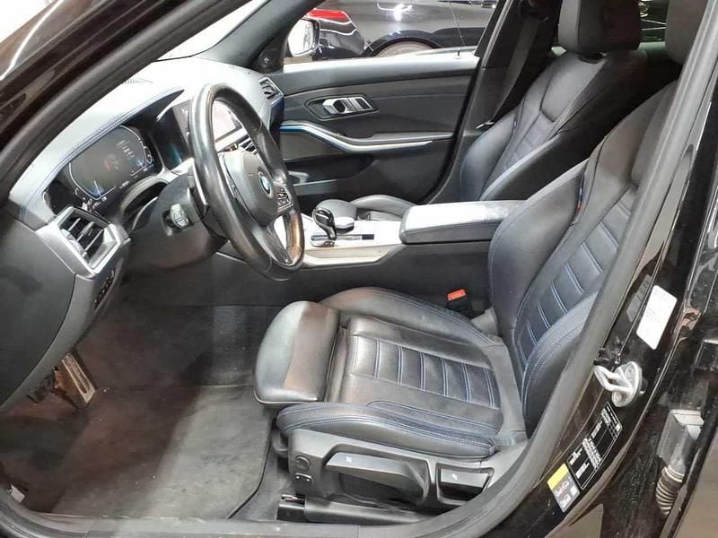Gebraucht BMW 330e M Sport 184 PS (135 kW) 2020 Saphirschwarz metallic Kombi