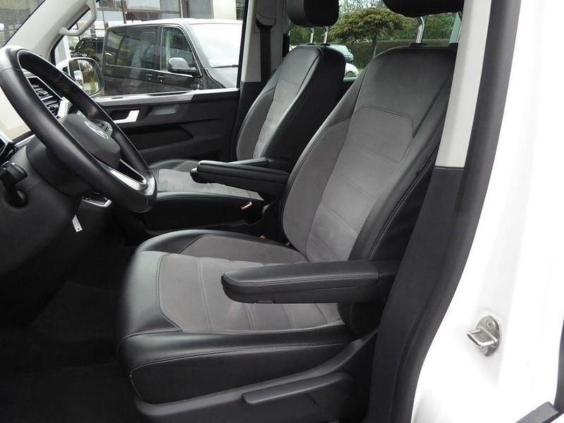 Gebraucht VW Multivan Highline 204 PS (150 kW) 2022 Candyweiß Van