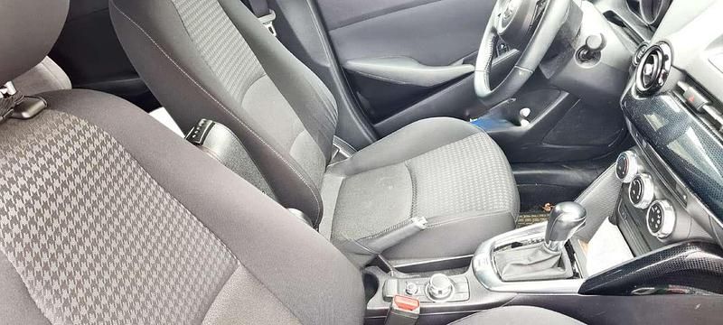 Gebraucht Mazda 2 Sports-Line 90 PS (66 kW) 2017 Rot Limousine