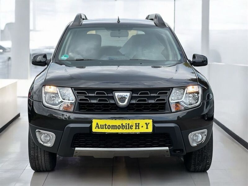 Schwarz Gebraucht 2018 Dacia Duster Black Shadow SUV | 8.999 € (Guter Preis) - Bild 1/4