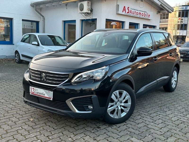 Schwarz perla nera Gebraucht 2018 Peugeot 5008 Business-Line Van / Kleinbus | 13.949 € (Fairer Preis) - Bild 1/4