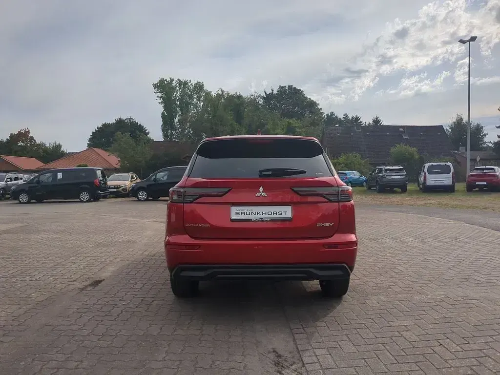 Gebraucht Mitsubishi Outlander P-HEV Plus 306 PS (225 kW) 2026 Dynamikrot SUV