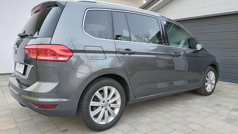 Gebraucht VW Touran Highline 150 PS (110 kW) 2016 Grau Van / Kleinbus
