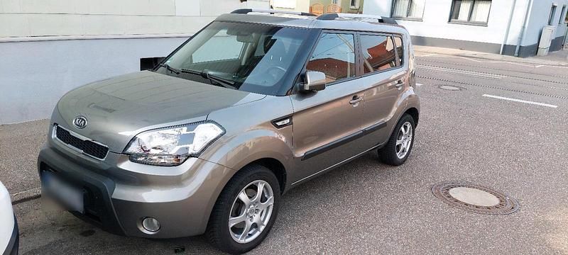 Grau Gebraucht 2011 Kia Soul SUV | 3.650 € (Fairer Preis) - Bild 1/4