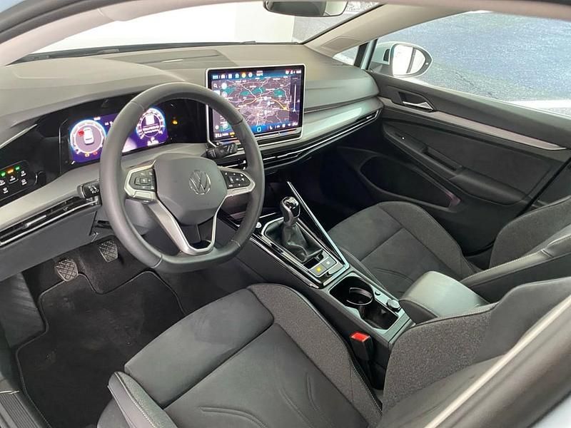 Gebraucht VW Golf VIII Style 150 PS (110 kW) 2025 Blau Limousine