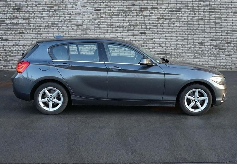 Gebraucht BMW 116 Sport Line 109 PS (80 kW) 2015 Grau Kleinwagen
