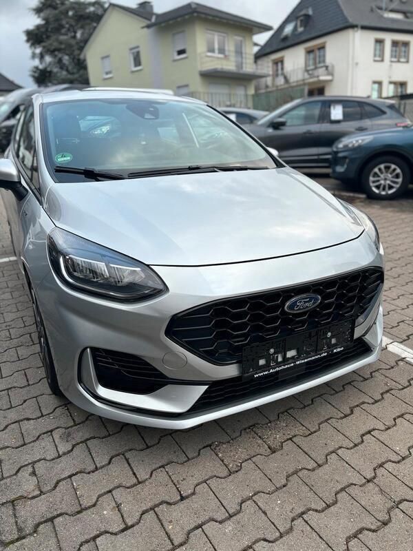 Silber Gebraucht 2022 Ford Fiesta ST-Line Kleinwagen | 18.000 € (Fairer Preis) - Bild 1/4