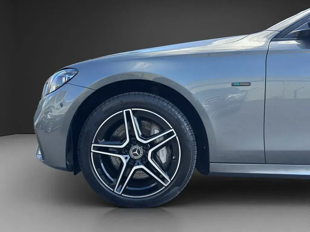 Gebraucht Mercedes E300 AMG 306 PS (225 kW) 2020 Selenitgrau (metallic) Kombi