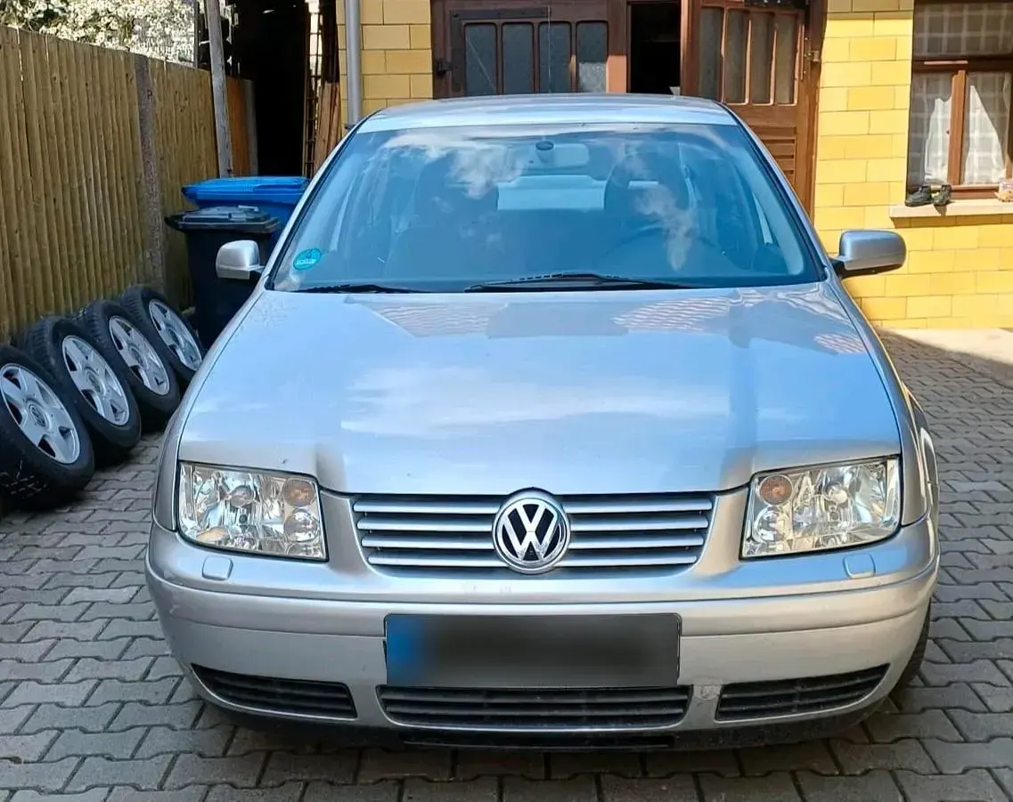 Brugt VW Bora 105 HK (77 kW) 2000 Sølv Sedan