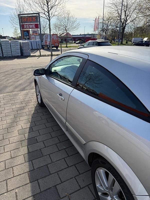Gebraucht Opel Astra GTC 90 PS (66 kW) 2007 Coupé
