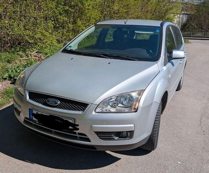 Second-hand Ford Focus Style 116 CP (85 kW) 2007 Argintiu Berlinǎ