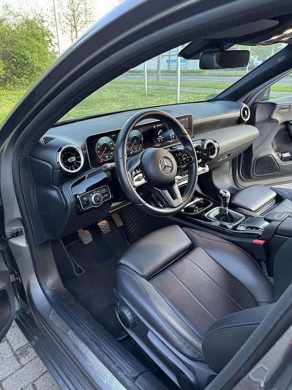 Gebraucht Mercedes A180 116 PS (85 kW) 2019 Limousine