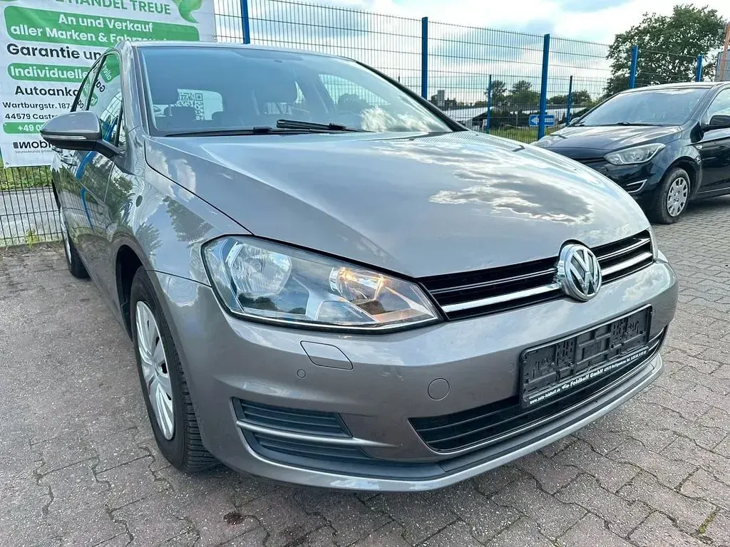 Gebraucht VW Golf VII Trendline 86 PS (63 kW) 2017 Grau Limousine