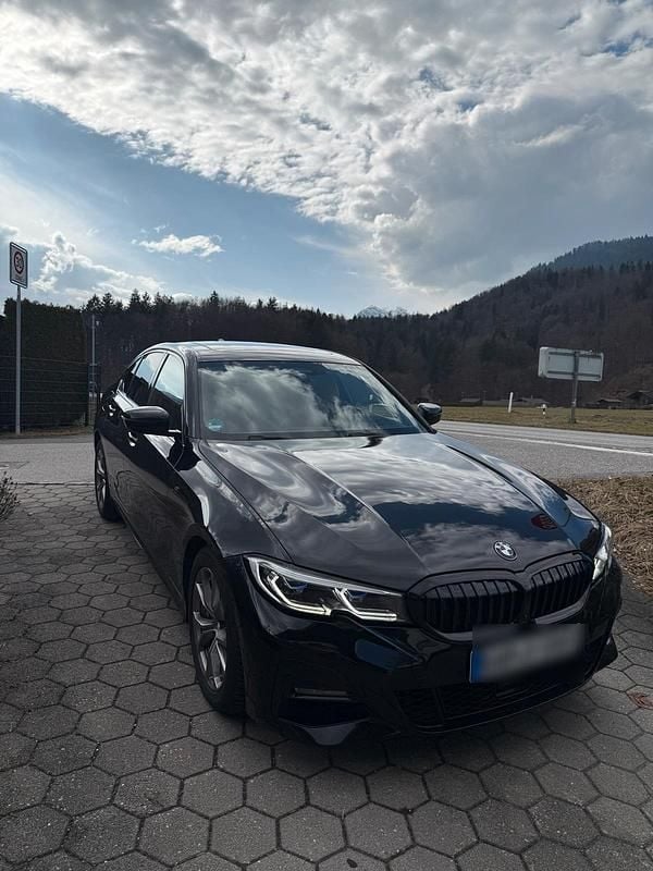 Gebraucht BMW 330e M Sport 292 PS (214 kW) 2019 Schwarz Limousine