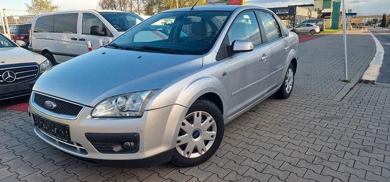 Gebraucht Ford Focus Ghia 101 PS (74 kW) 2007 Silber Limousine