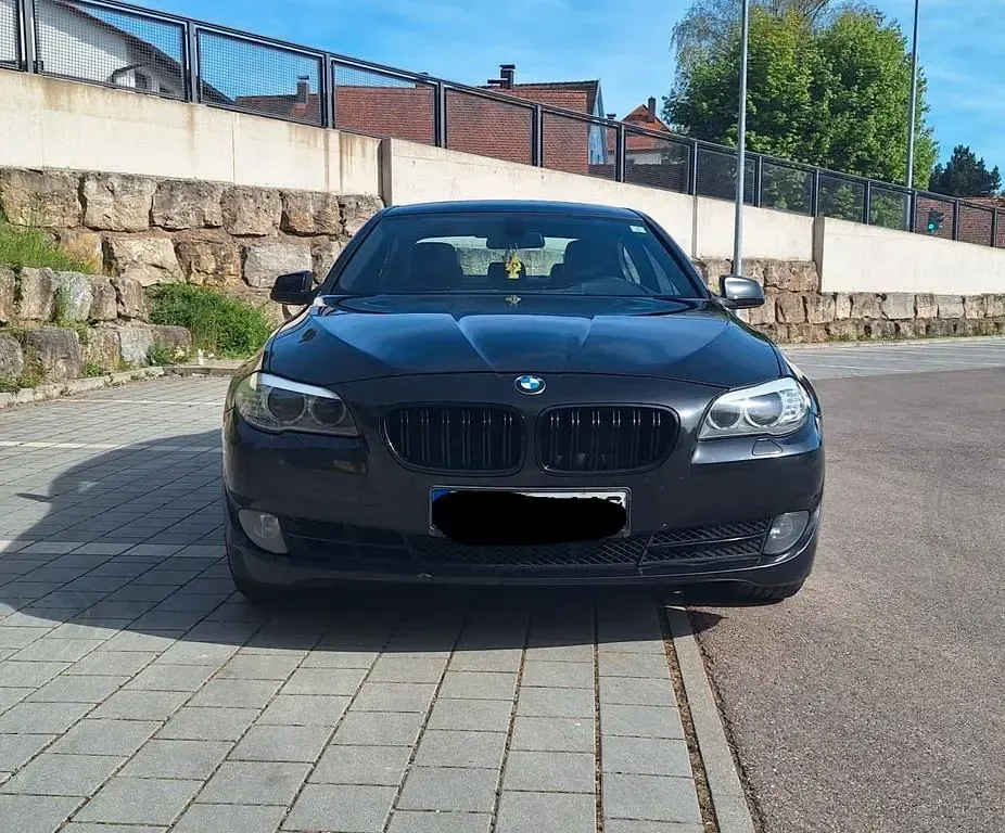 Używany BMW 520 184 KM (135 kW) 2012 Czarny Sedan/Limuzyna