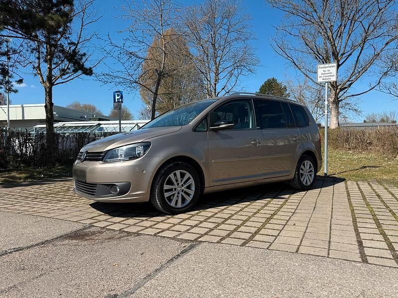 Gebraucht VW Touran 105 PS (77 kW) 2012 Gold Van / Kleinbus
