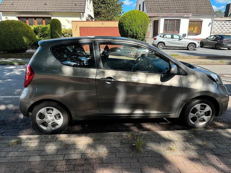 Gebraucht Kia Picanto 69 PS (50 kW) 2012 Silber Kleinwagen