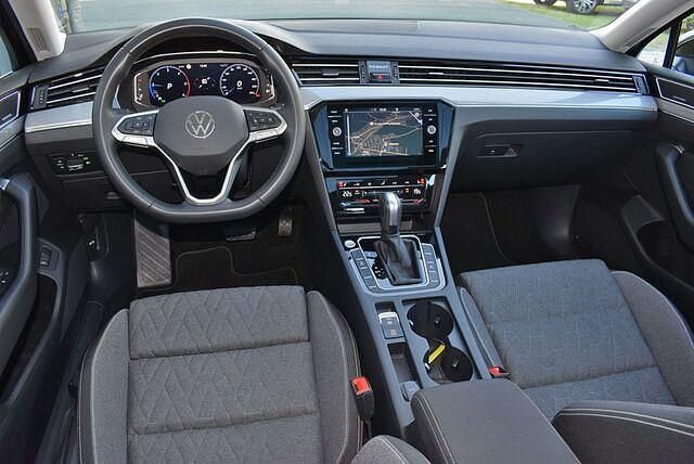 Gebraucht VW Passat Business 150 PS (110 kW) 2023 Schwarz Kombi