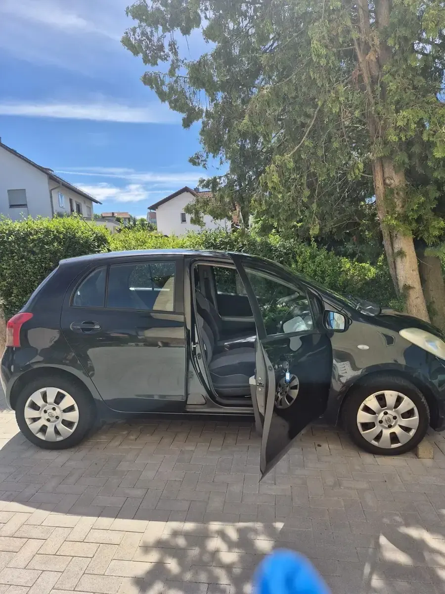 Gebraucht Toyota Yaris 69 PS (50 kW) 2007 Schwarz Kleinwagen