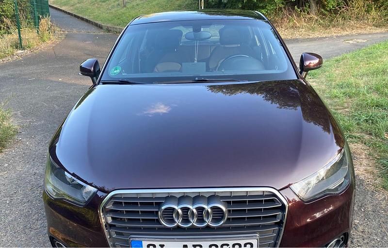 Violet Gebraucht 2012 Audi A1 Sportback S-Line Kleinwagen | 6.500 € (Guter Preis) - Bild 1/4