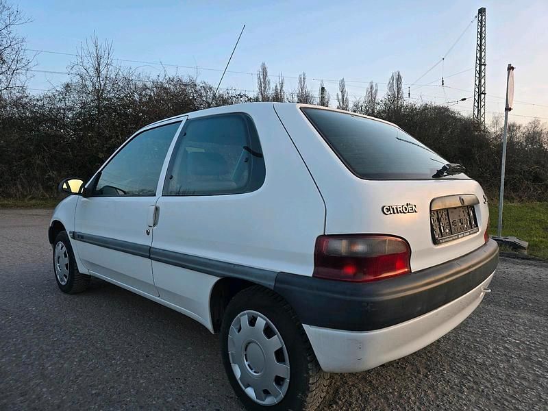 Gebraucht Citroën Saxo 60 PS (44 kW) 1998 Weiß Kleinwagen