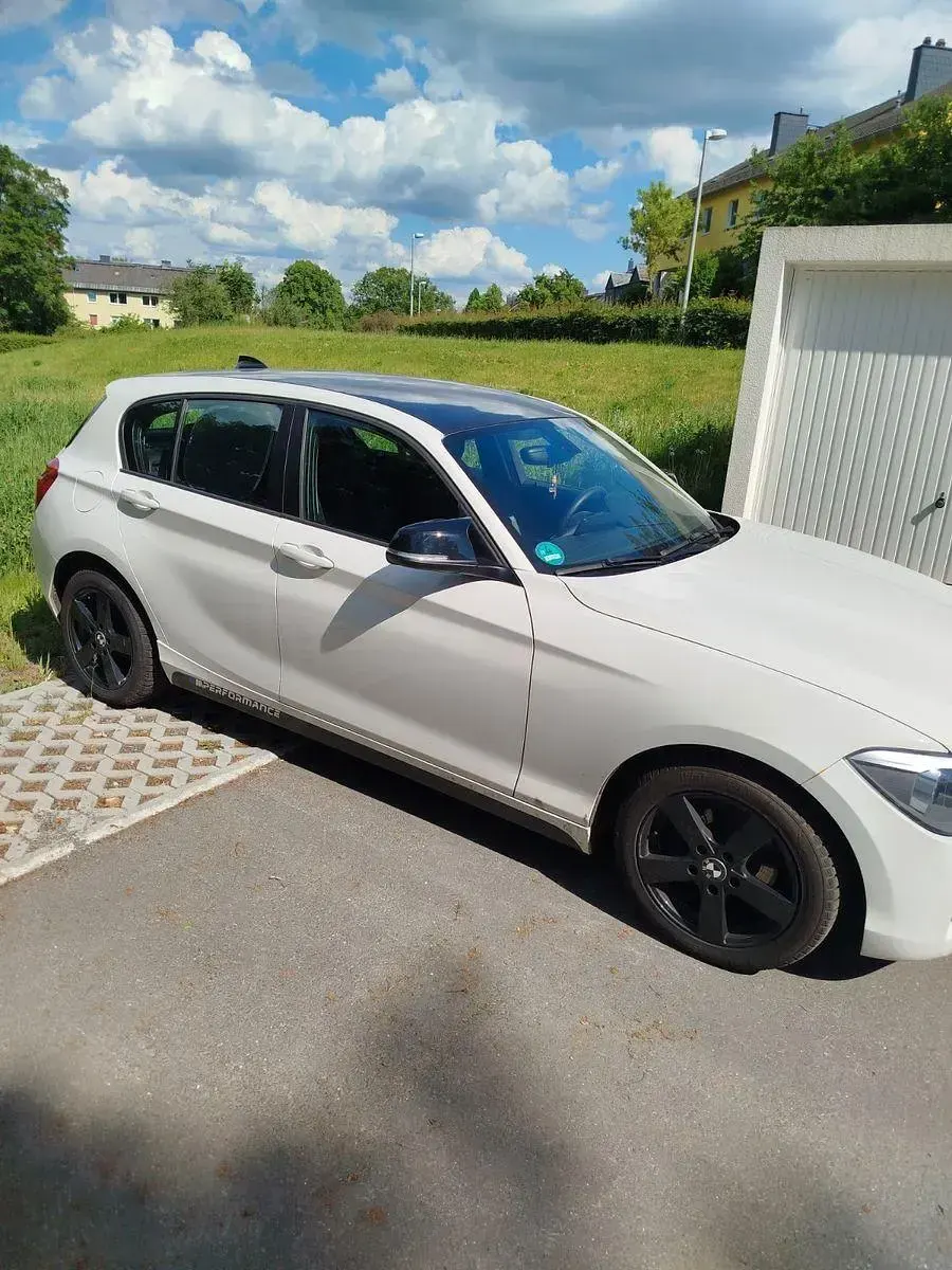 Gebraucht BMW 116 Sport Line 136 PS (100 kW) 2012 Weiß Kleinwagen