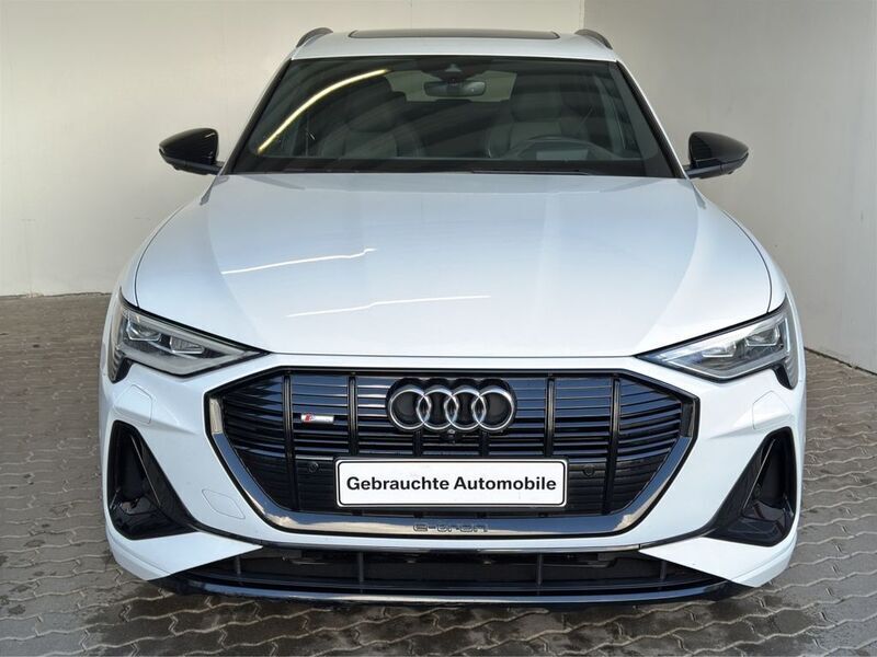 Glacier white met. Gebraucht 2021 Audi e-tron Sportback S-Line SUV | 34.498 € (Guter Preis) - Bild 1/4