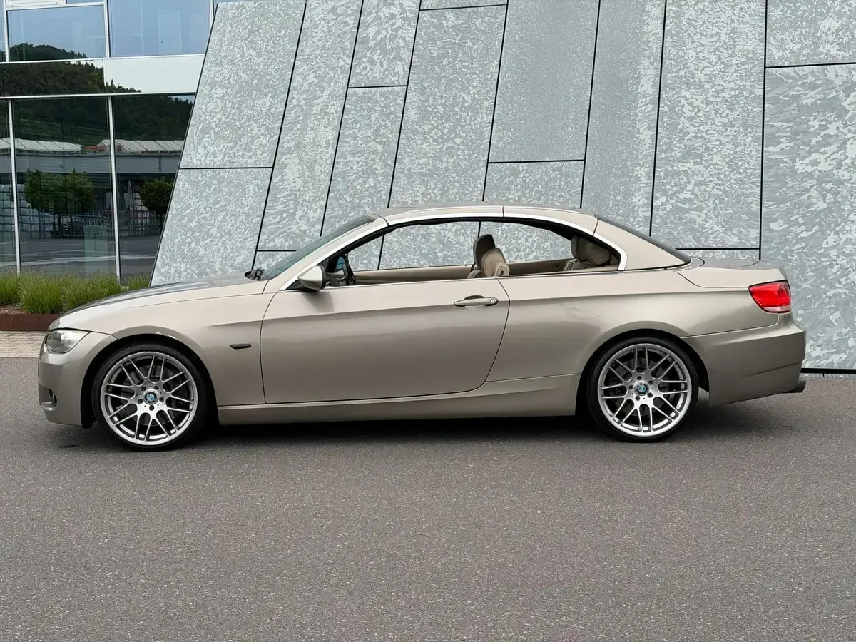 Gebraucht BMW 330 Cabriolet 231 PS (169 kW) 2007 Gold Cabrio