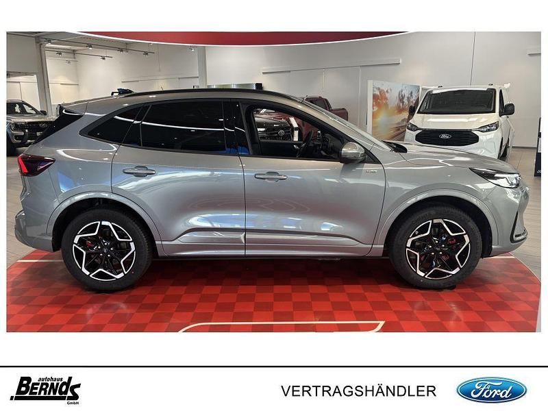 Neu Ford Kuga ST-Line X 242 PS (177 kW) 2026 Silber SUV