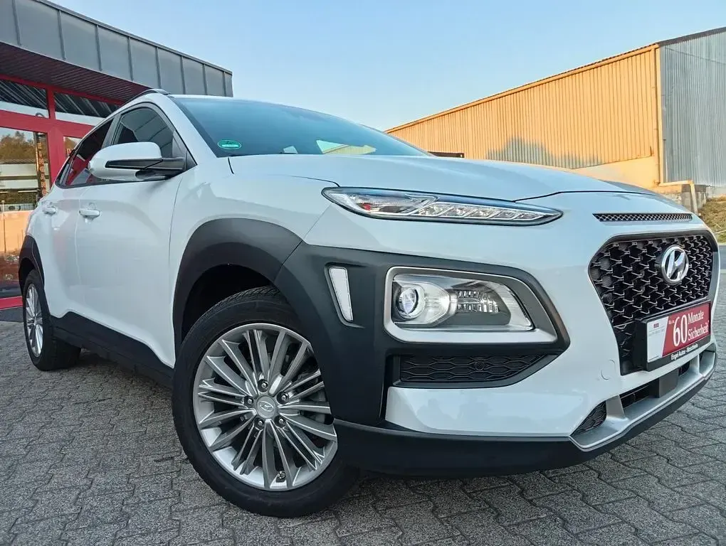 Gebraucht Hyundai Kona YES! 120 PS (88 kW) 2020 Weiß SUV