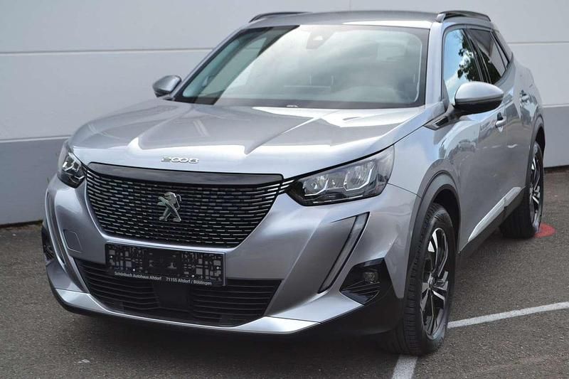 Grau metallic Gebraucht 2021 Peugeot 2008 Allure SUV | 15.990 € (Fairer Preis) - Bild 1/4