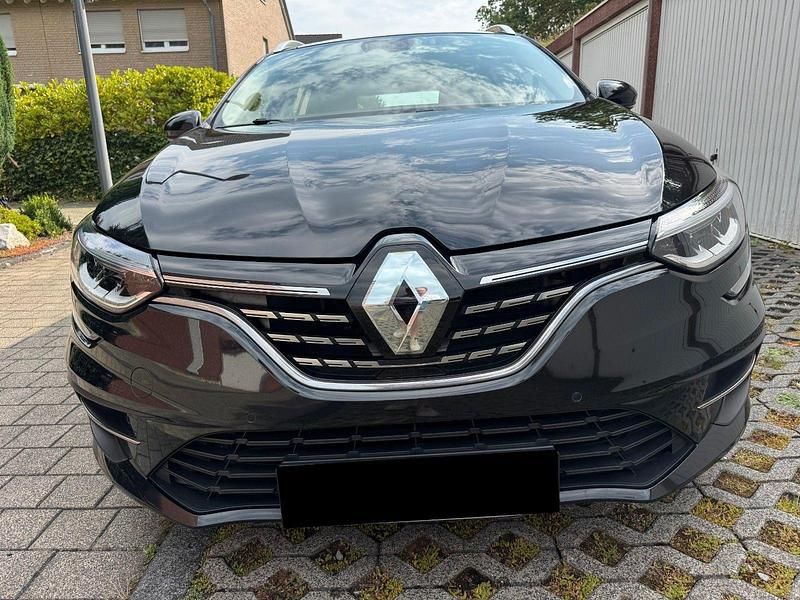 Schwarz Gebraucht 2021 Renault Mégane GrandTour Business Kombi | 11.055 € (Guter Preis) - Bild 1/4
