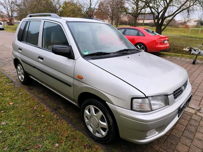 Gebraucht Mazda Demio 63 PS (46 kW) 1999 Silber Kleinwagen